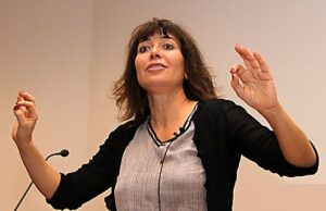 Sabina Guzzanti sarà in Sardegna per il Festival Éntula