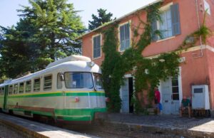 Trenino Verde, a terra la turista olandese arrivata nell’isola sulle orme di Lawrence