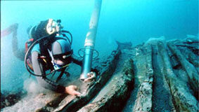 Nel lago di Bolsena, nell’alto Lazio, riaffiora un bronzetto nuragico