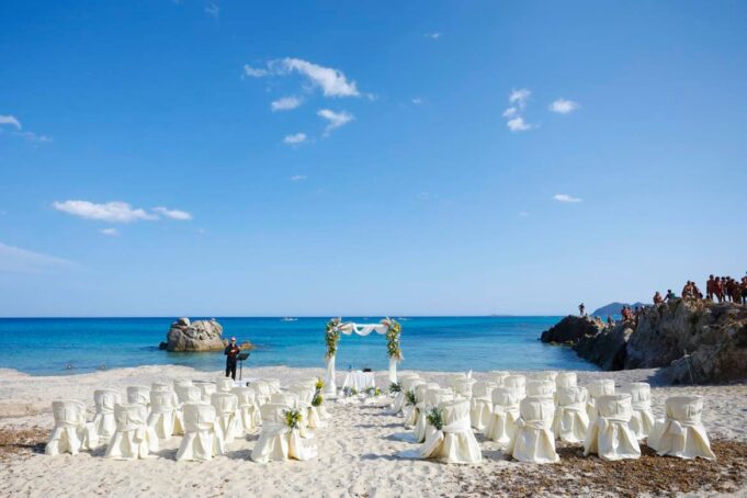 Castiadas: le prime nozze “esperienziali” davanti allo Scoglio di Peppino