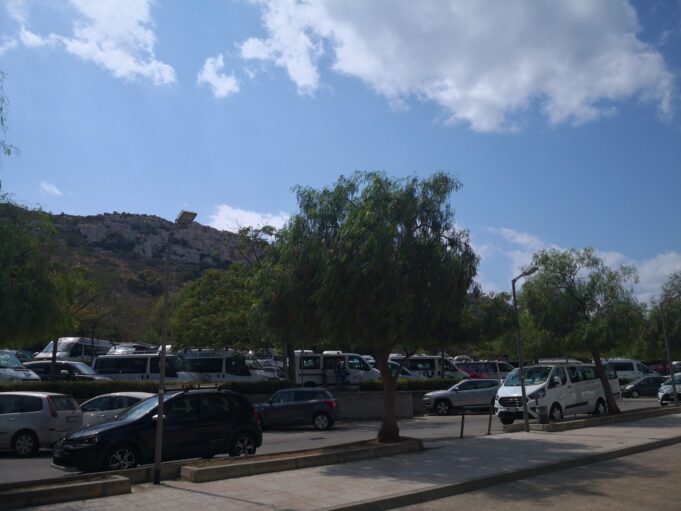 Il Poetto diventa il regno della vela: sfrattati i nuotatori cagliaritani