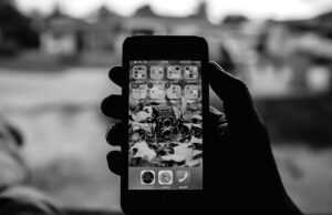 In Italia scovati no-vax su Telegram: in programma azioni violente