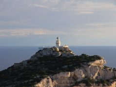 “Non vendete il Faro di Capo Caccia”, l’appello del Parco al Governo