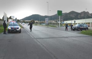 Guida un Porsche Cayman in stato di ebbrezza e patente sospesa