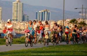 Fancy Women Bike Ride: cicliste in campo per una mobilità sostenibile