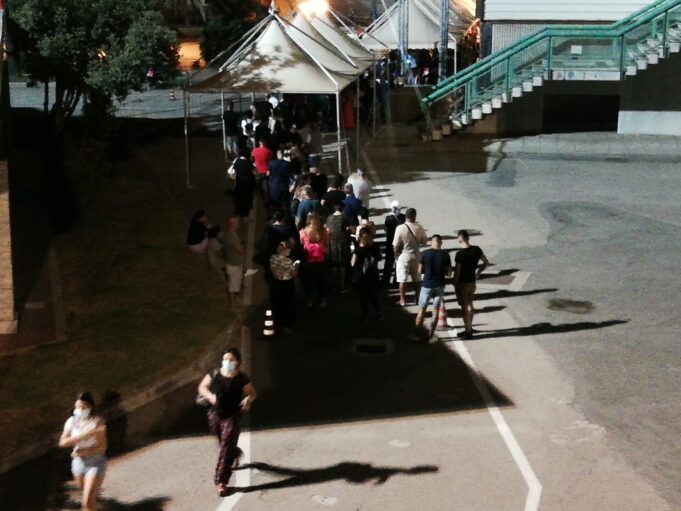 Open Night, la lezione dei ragazzi: oltre mille vaccini tra musica e selfie