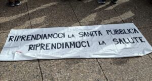 In piazza a Cagliari per la sanità pubblica | Ecco le immagini del corteo