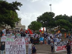 Sanità pubblica e ambiente: in duemila sfilano in corteo a Cagliari