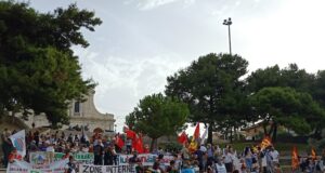 Sanità pubblica e ambiente: in duemila sfilano in corteo a Cagliari