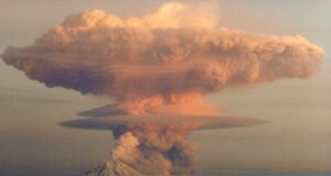 Canarie, la nube sprigionata dal vulcano viaggia verso la Sardegna