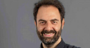 Premio Dessì: l’attore Neri Marcorè conduce la serata finale