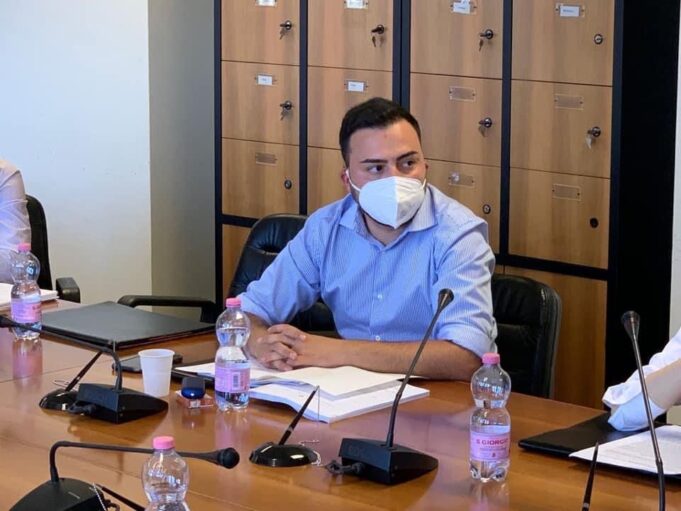 Volano stracci al Comune di Cagliari: “Floris dal pranzo di Sardara alla Giunta”