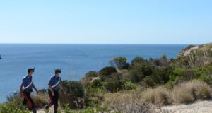 Nora: ristoratore incendia una zona archeologica con la brace del barbecue