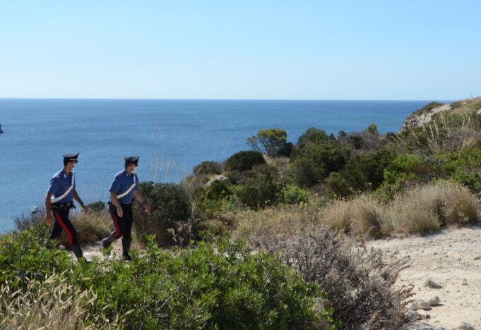 Nora: ristoratore incendia una zona archeologica con la brace del barbecue
