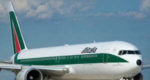 Alitalia cancella il 62% dei voli, i viaggiatori sardi sono i più colpiti