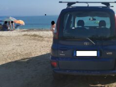 Sassari, va in gommone e lascia l’auto parcheggiata in spiaggia