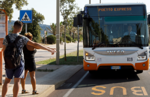 Dal 6 dicembre obbligo vaccino o tampone anche sui mezzi pubblici in città