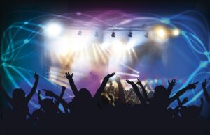 Concerti in piedi o seduti? Scoppia la polemica sui social