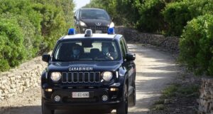 Castiadas come nel far west: discute al bar impugnando un coltello