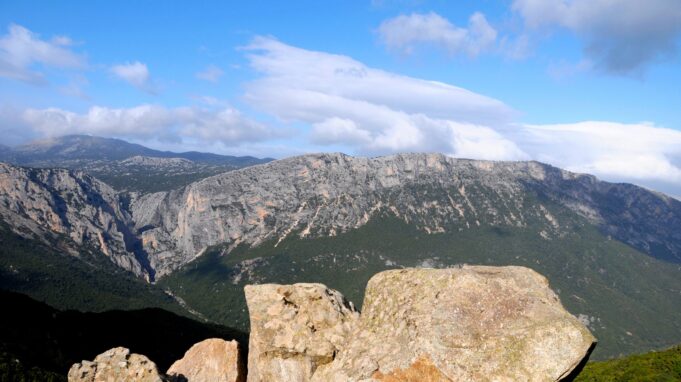 Giovani in fuga, 46mila case vuote | Reportage Cna dalla paesitudine
