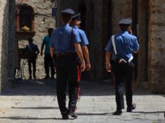 Spacca i denti al rivale con un pugno: denunciato un ventiduenne