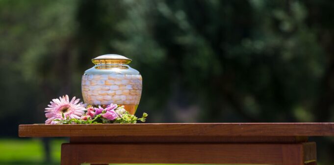 Cremazione a Cagliari in aumento (+25%), il Comune lancia la campagna