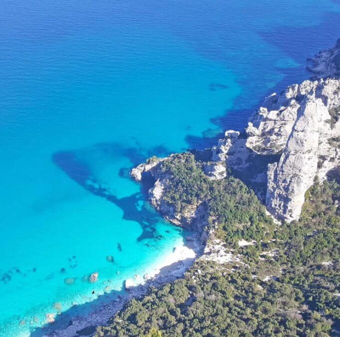 Cala Goloritzè, ancora tanti turisti: prorogato il controllo degli ingressi