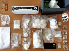 Nasconde oltre un chilo di cocaina ed eroina in cassaforte, arrestato 43enne di Cagliari