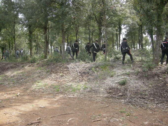 Appicca un incendio in un bosco, condannato a tre anni