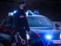 Lite tra ragazze, una delle due con un coltello nella borsetta