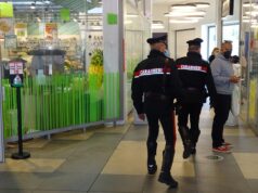 Cagliari, rubava in farmacia: riconosciuto per la canottiera da basket