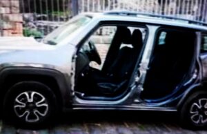 Catania, cagliaritani parcheggiano l’auto ma la ritrovano senza sportelli