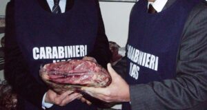 Chiude un altro locale a Cagliari: titolare senza Green pass e prodotti scaduti