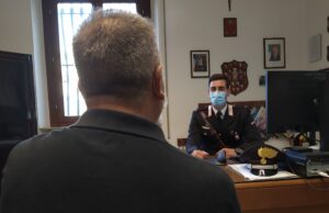 Compra un’auto con bonifico hackerando un cellulare, arrestato