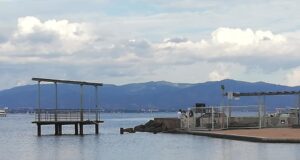 Marina Piccola, via le transenne: sparisce mezza passerella