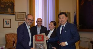 Il sindaco Truzzu incontra l’ambasciatore del Kyrgyzstan