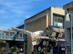 Cittadella universitaria di Monserrato, cade una gru durante i lavori