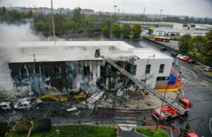 Aereo precipitato a San Donato, i testimoni: ha preso fuoco prima di cadere