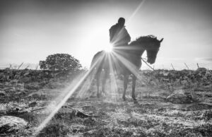 “Non è l’America” | Un fotografo immortala gli ultimi abitanti della frontiera sarda