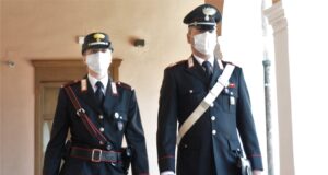 Guida sotto effetto di cocaina e fa un incidente, patente sospesa