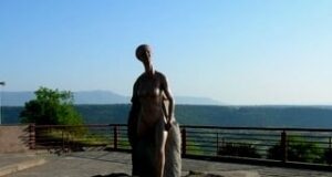 “In Italia le statue di donne sono introvabili”| Ma la Sardegna fa eccezione