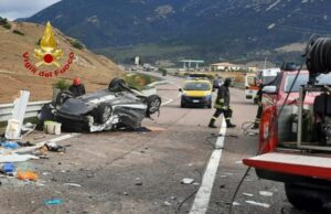 Tragico incidente sulla 125, una vittima e due persone ancora tra le lamiere