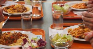 Sovraffollamento e pasti insufficienti: è caos nelle mense Ersu di Cagliari