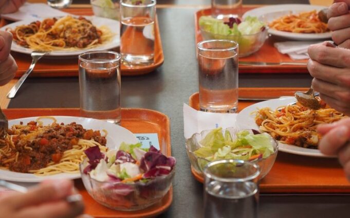 Sovraffollamento e pasti insufficienti: è caos nelle mense Ersu di Cagliari