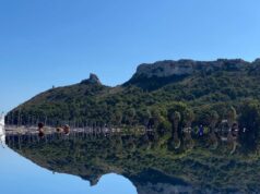 Il lungomare del Poetto sembra uno specchio