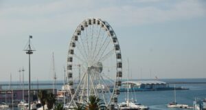 Sbaracca la ruota panoramica: ieri sera l’ultimo giro di giostra