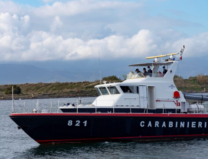 Chia, nella notte sono sbarcati 17 migranti: due sono minorenni