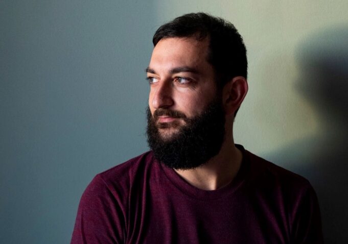 Vasco Brondi: “L’intrattenimento è l’eroina del nostro tempo”