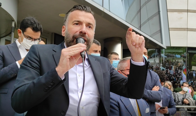 Oristano, Alessandro Zan parla a scuola del suo Ddl: è polemica