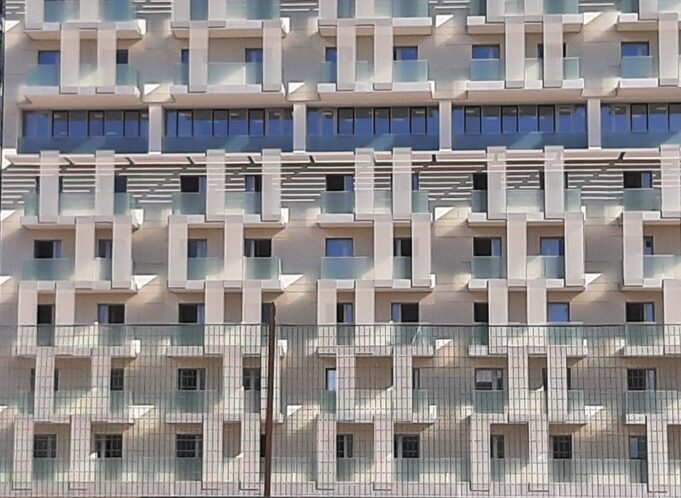 Ibiza, Alcatraz o Scampia? | Il Campus Universitario fa discutere